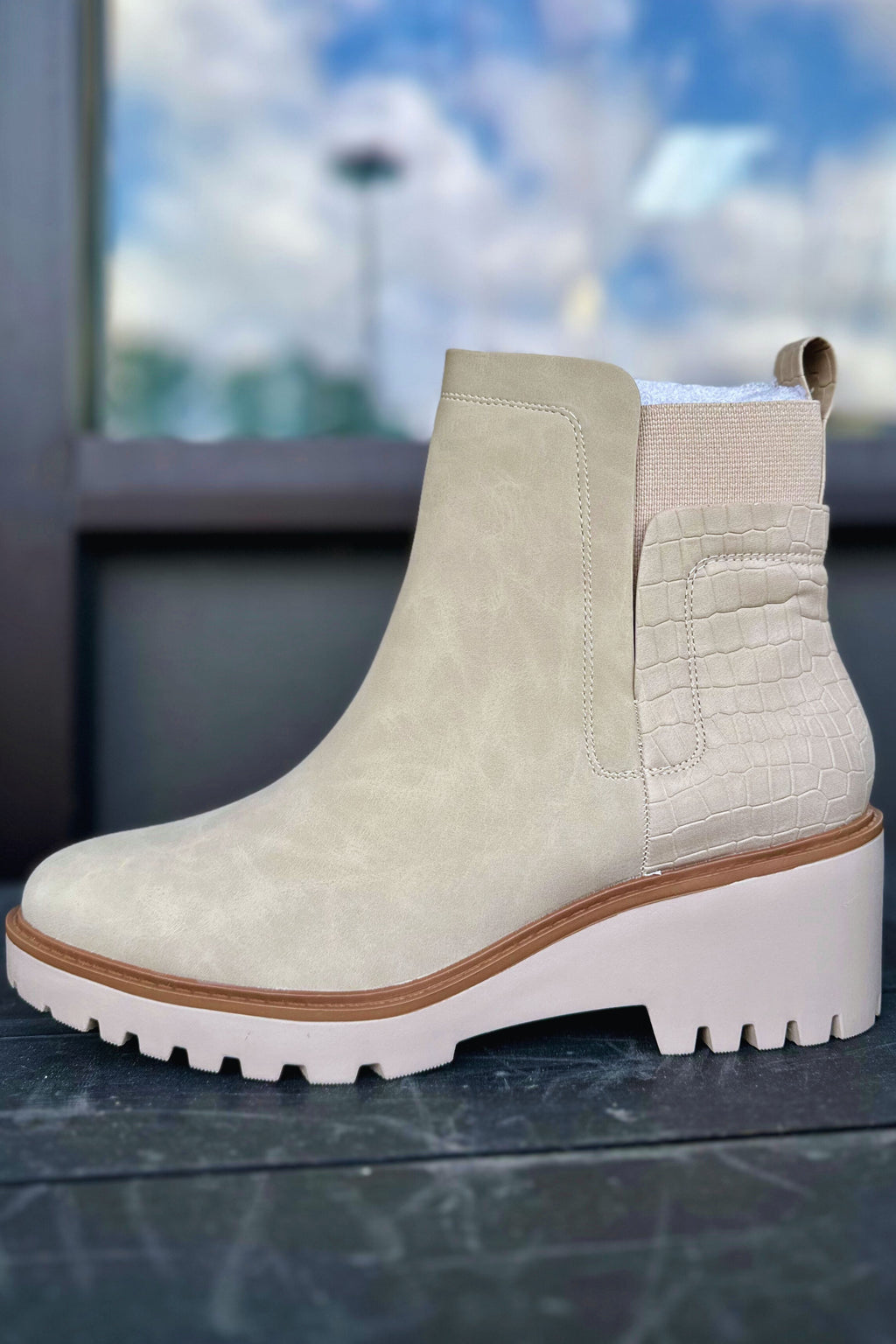 CHELSEA STONE BOOTIES