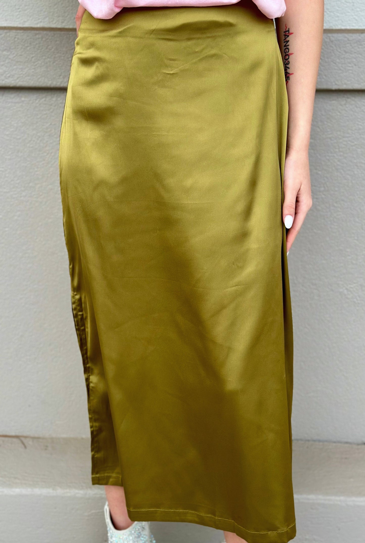 GREEN SATIN QUEEN SKIRT