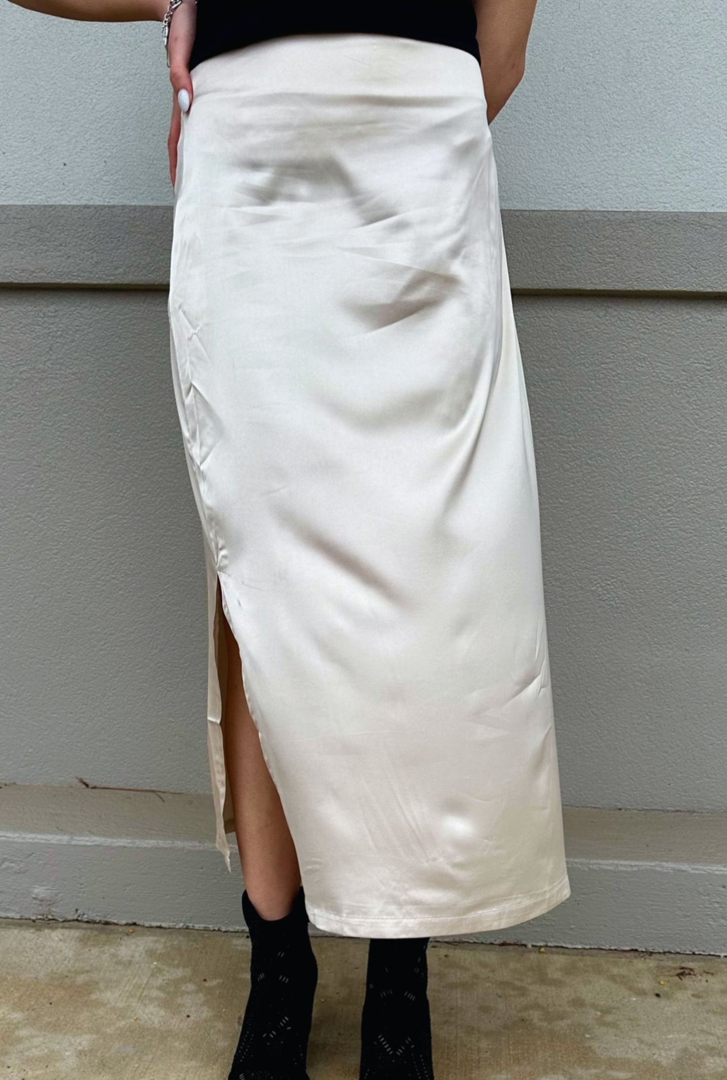 SHELL SATIN QUEEN SKIRT