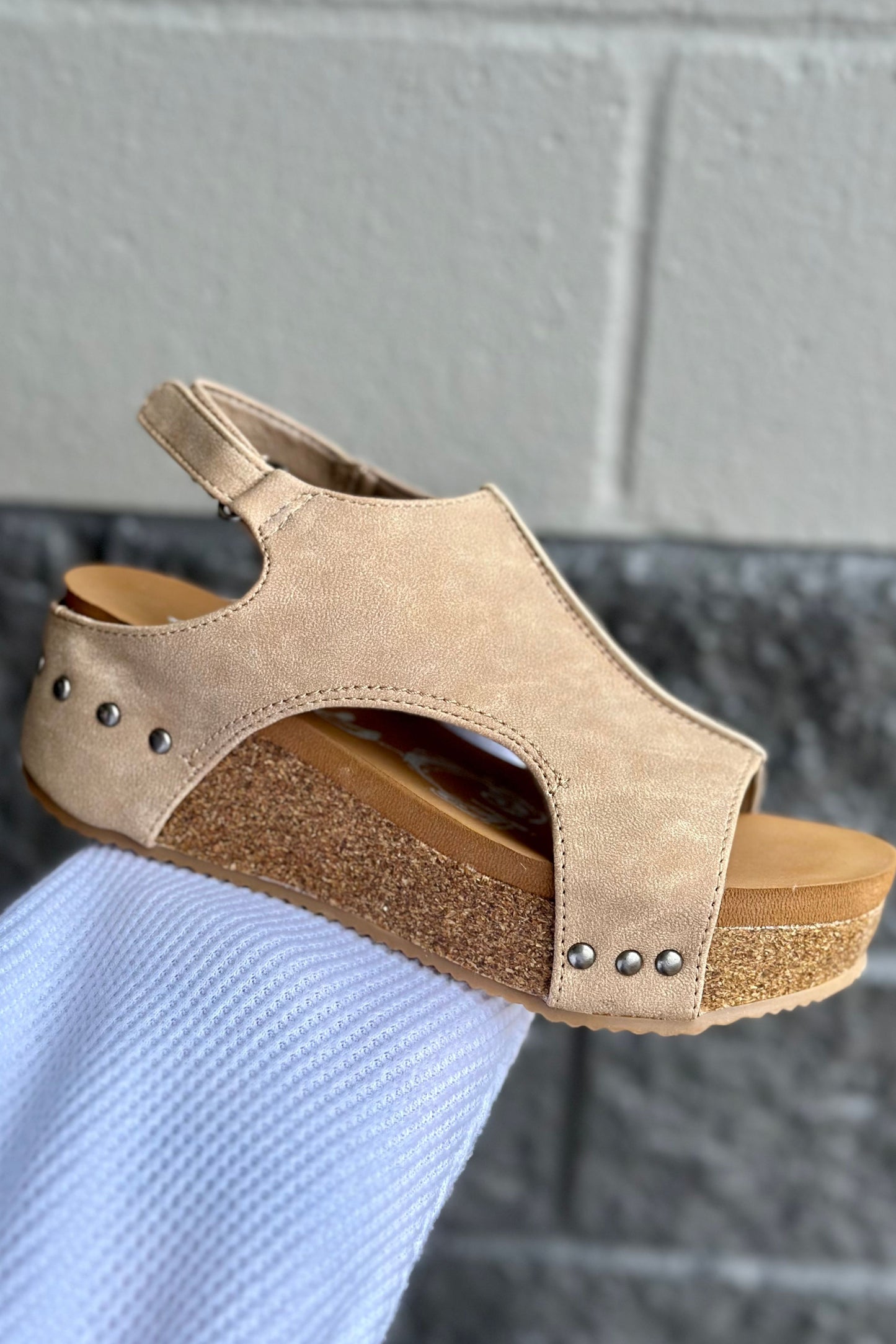 TAUPE REIN WEDGES