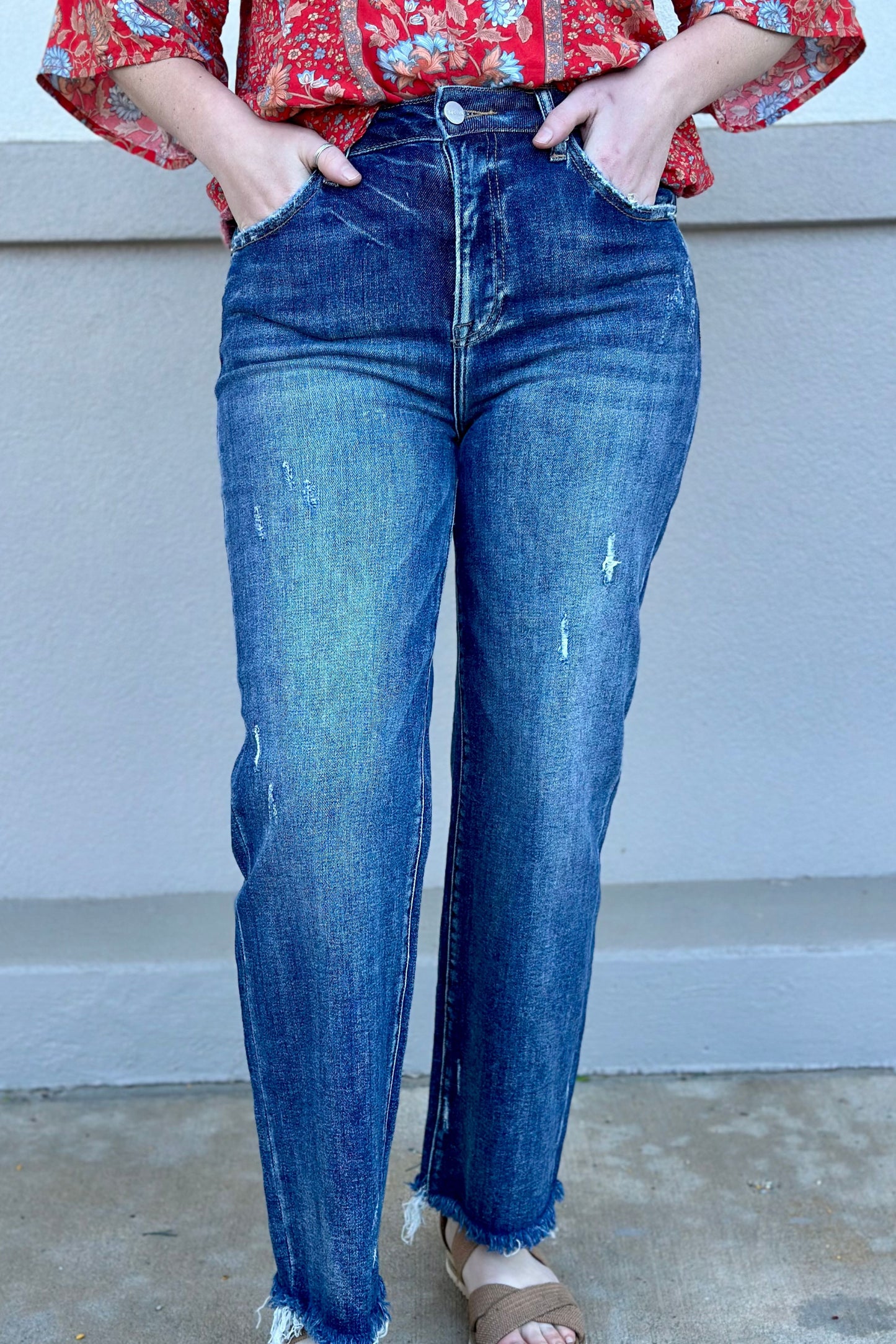 RISEN CROPPED STRAIGHT JEANS