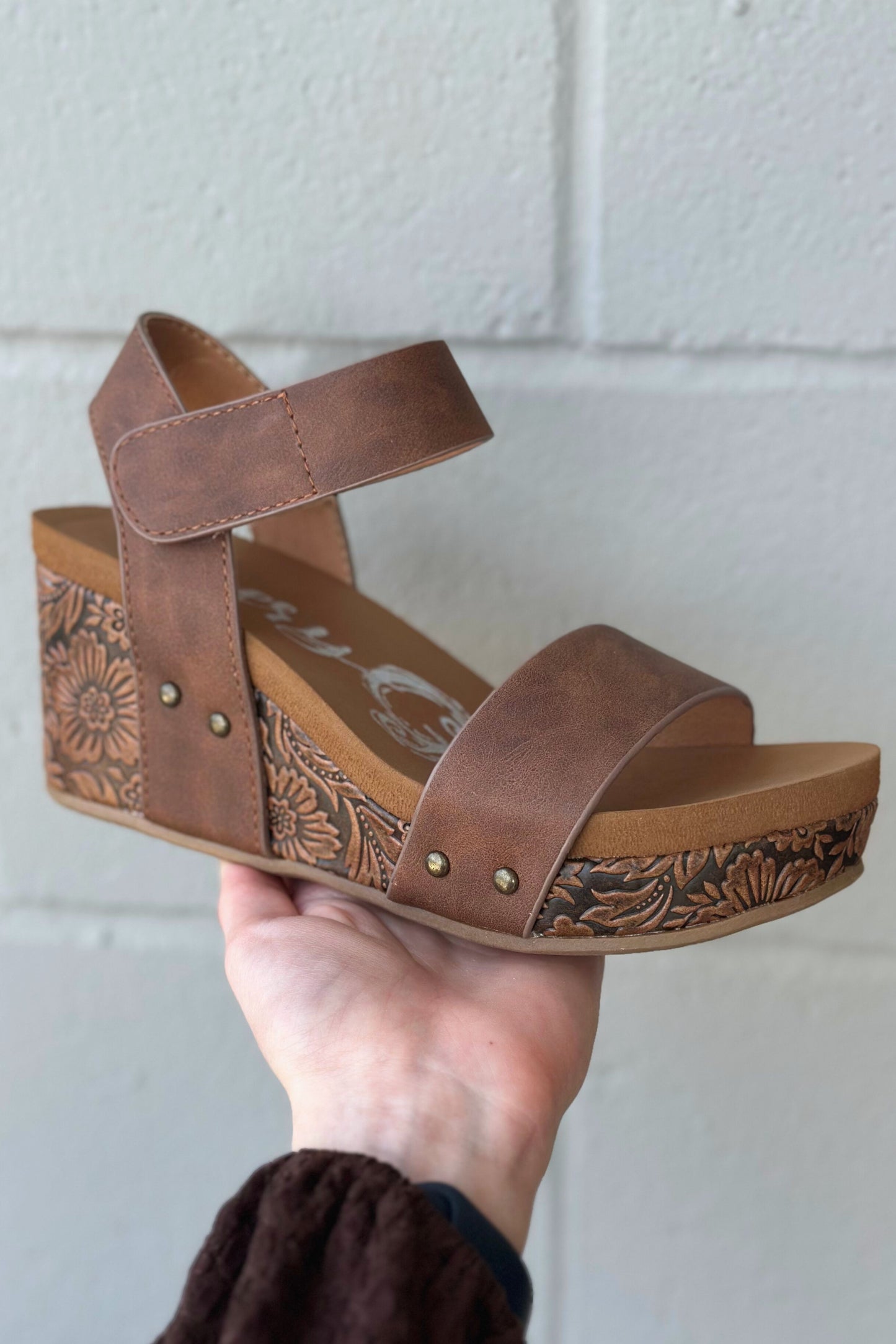 TAN DEVON WEDGES