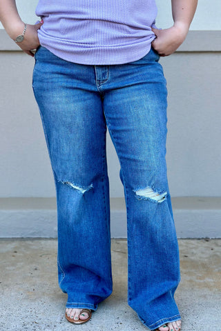 CURVY RELAXED KNEE DESTROY JEANS