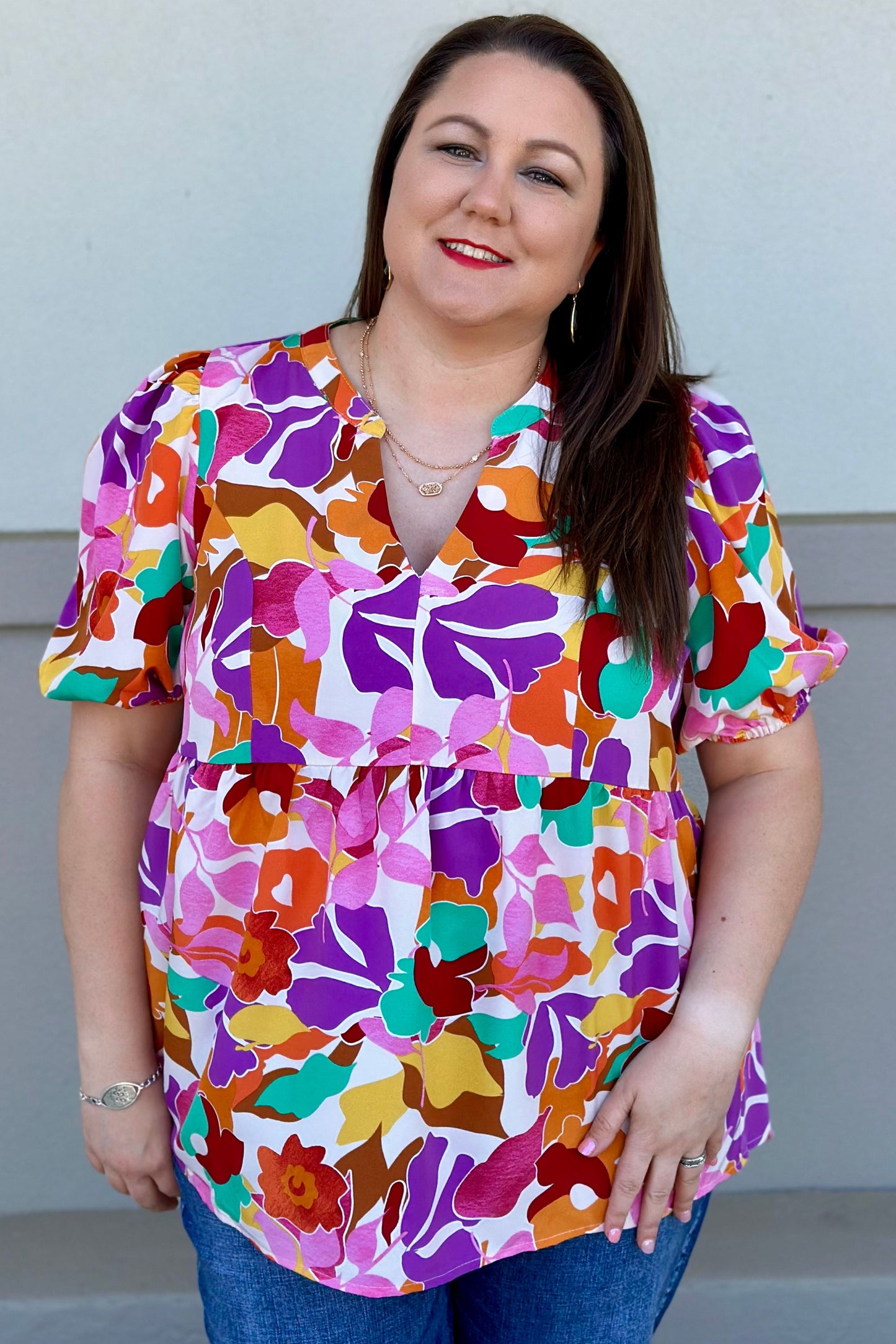 CURVY WILD FLORAL TOP