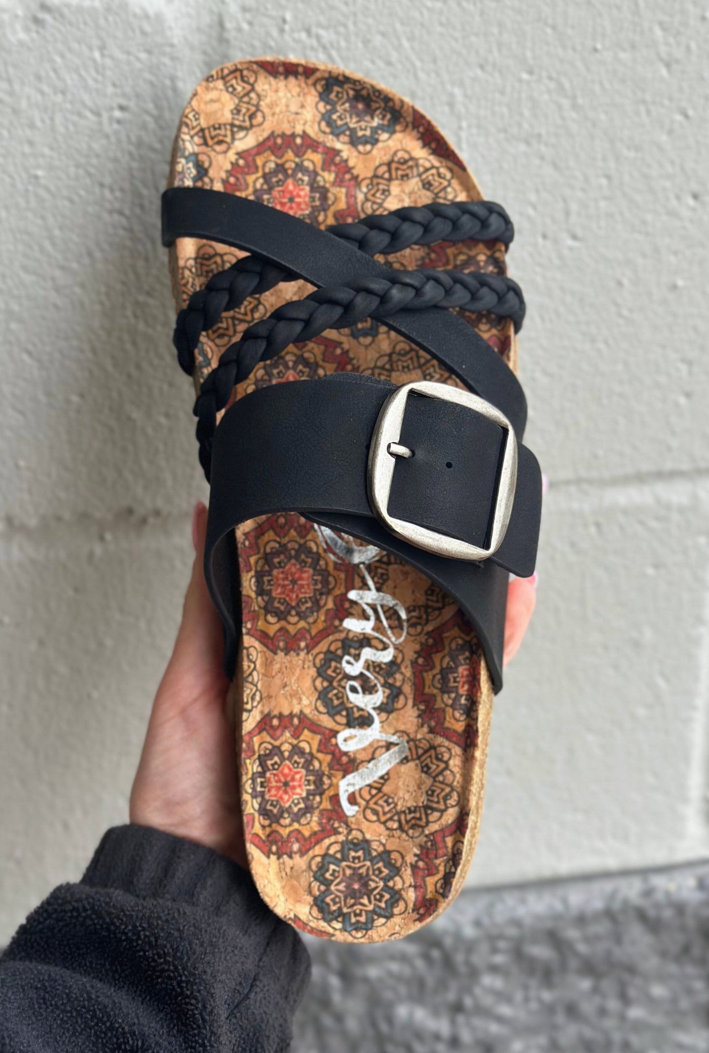 BLACK NORA SANDALS