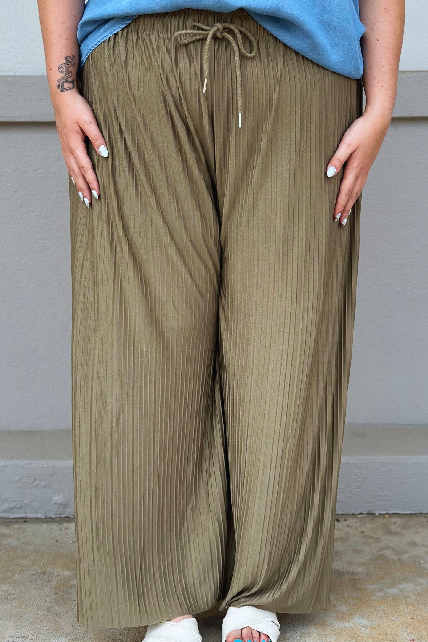 CURVY KHAKI WOVEN PANTS