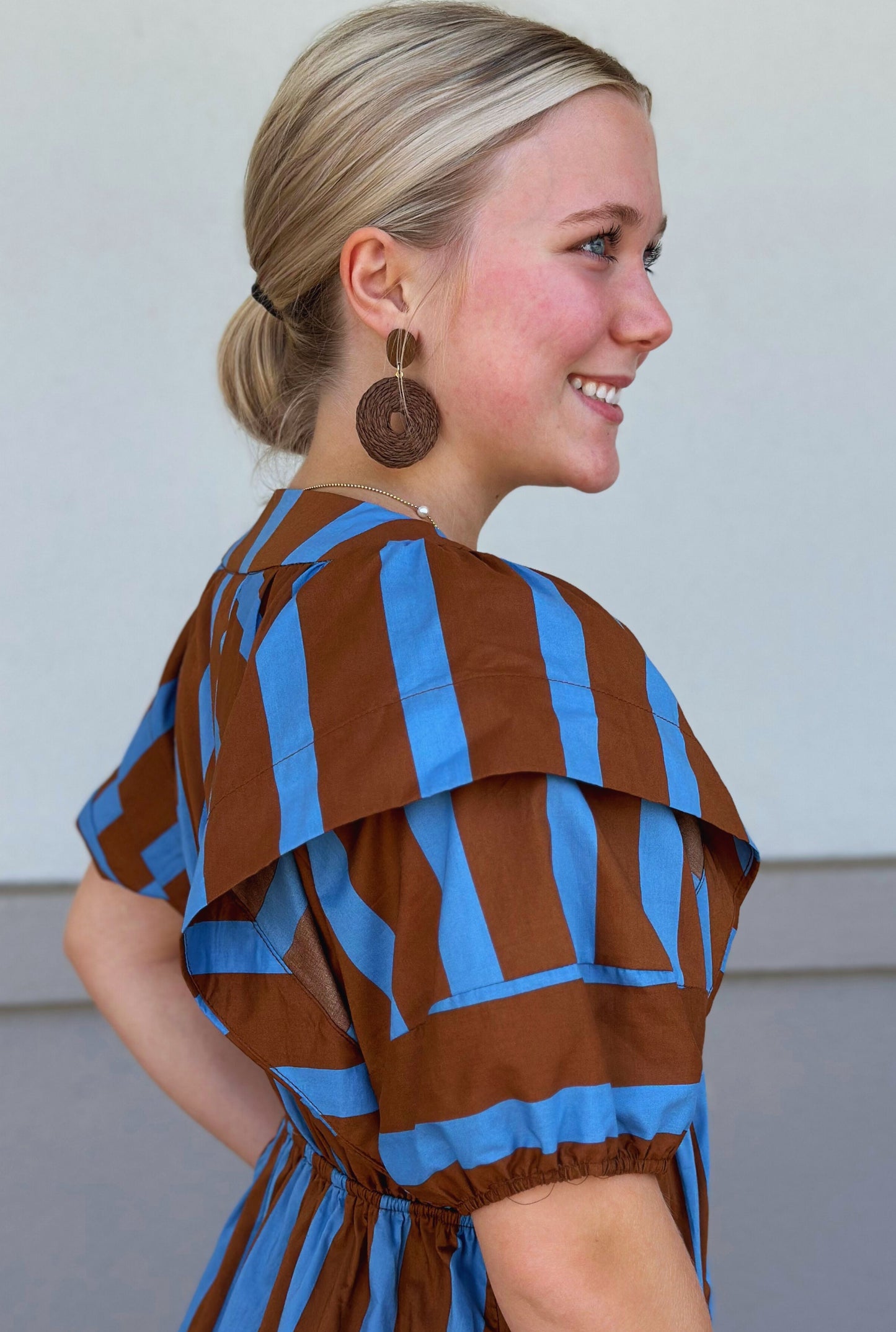 BROWN FLUTTER DRESS