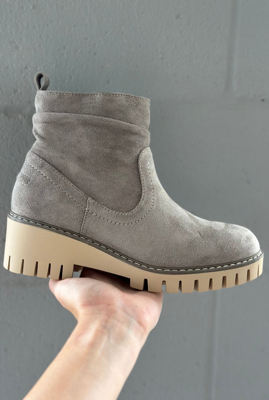 GREY DASHING BOOTIES