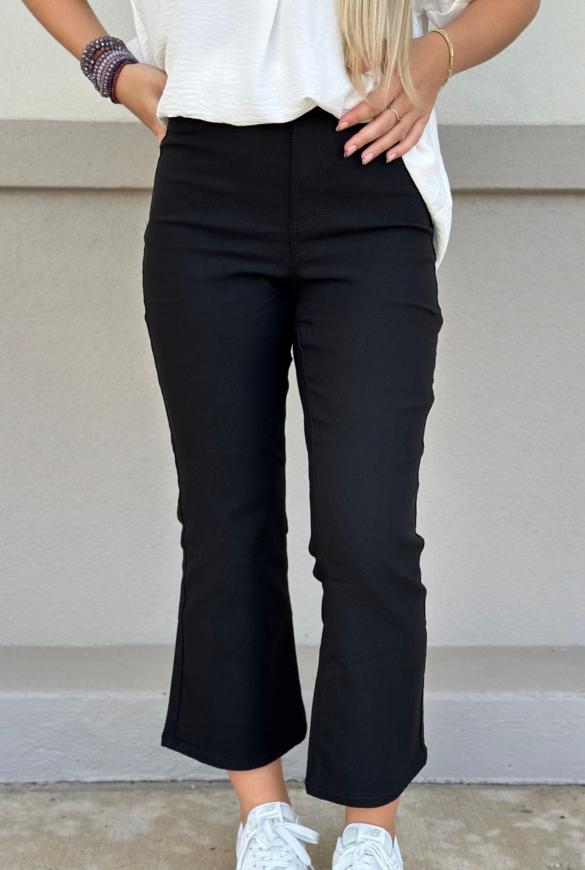 BLACK CROPPED FLARE PANTS