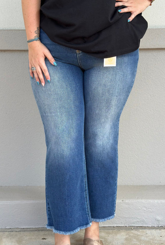 CURVY RISEN ANKLE JEANS