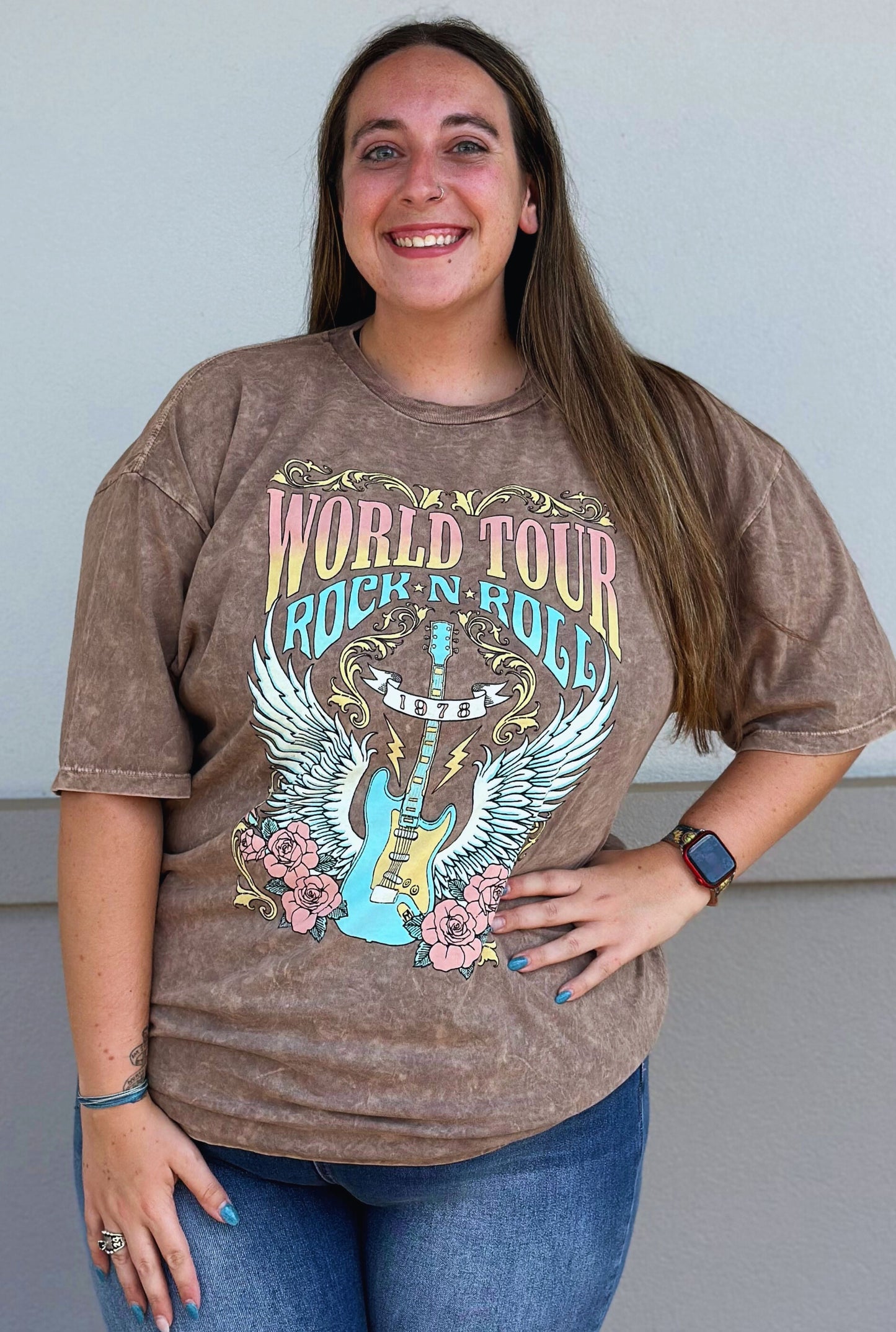 CURVY WORLD TOUR GRAPHIC TEE