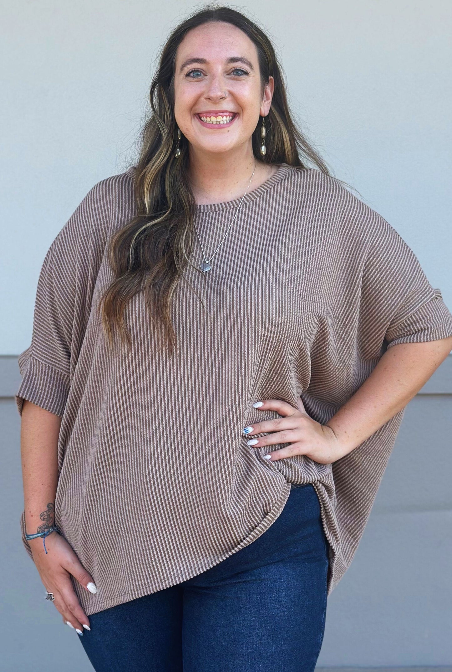 CURVY MOCHA FAVORITE TOP