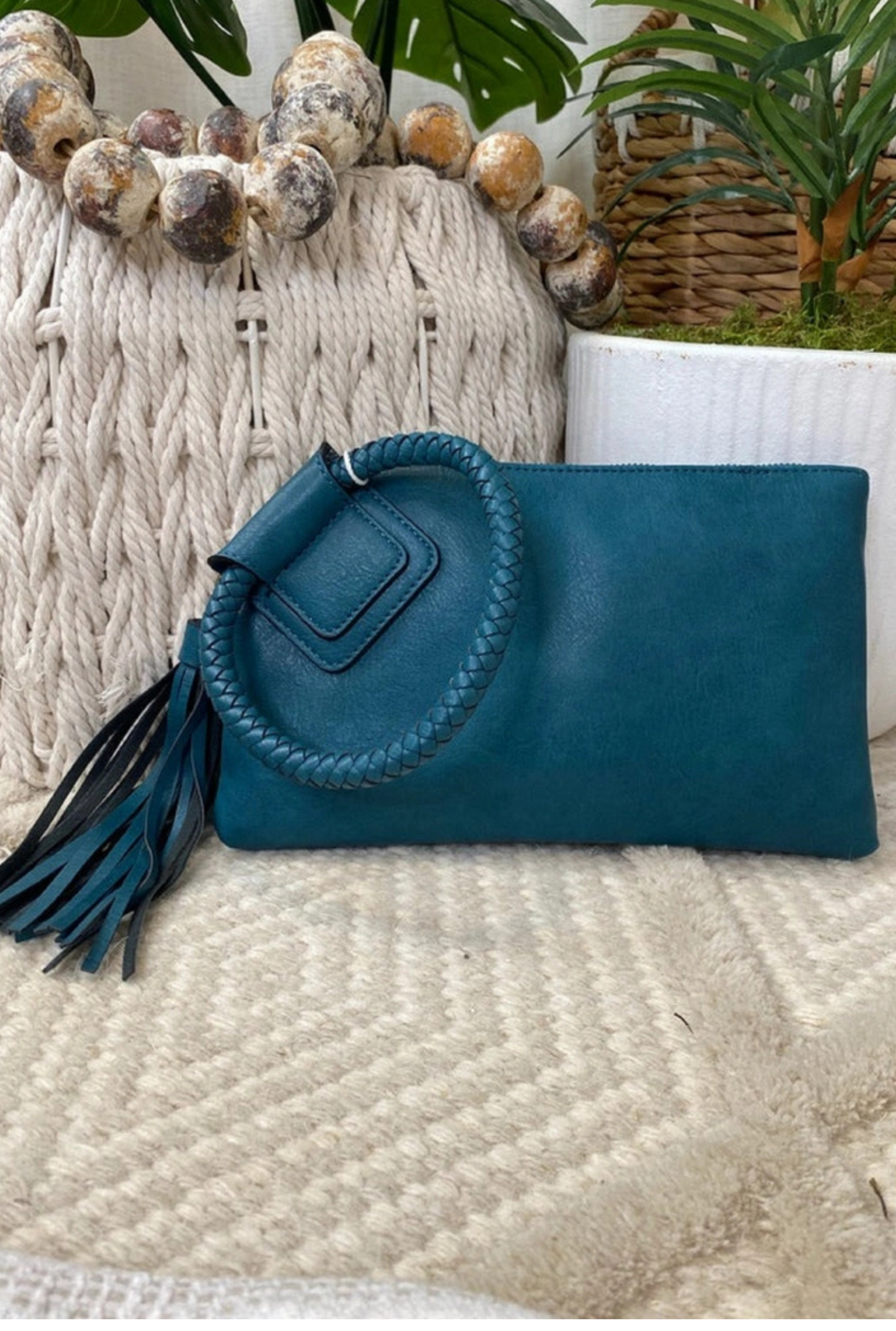 TURQUOISE FRINGE CLUCH BAG