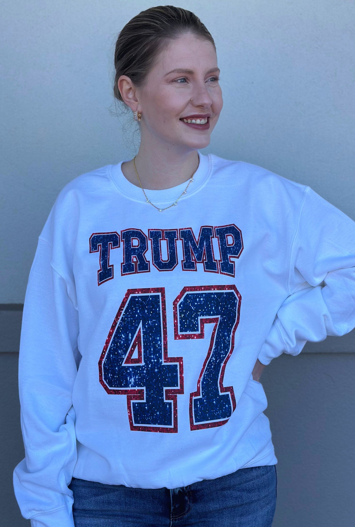 WHITE TRUMP 47 SWEATSHIRT