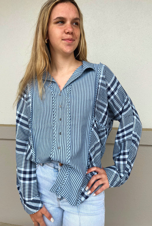 BLUE DAYS BUTTON TOP