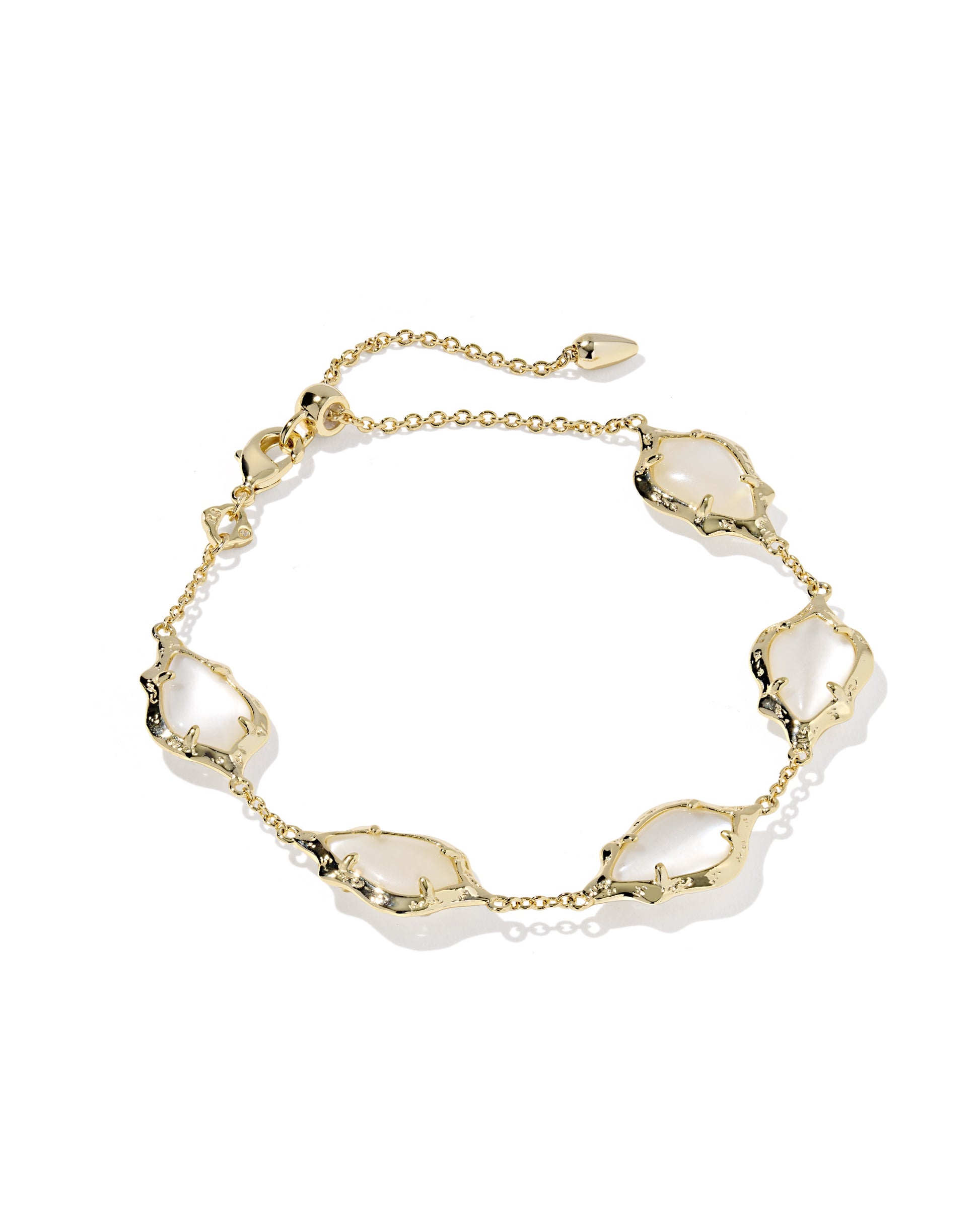 ADRIANA SCALLOP FRAME DELICATE CHAIN BRACELET GOLD NATURAL MOTHER OF PEARL