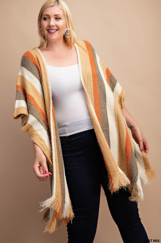 CURVY YARN PANCHO